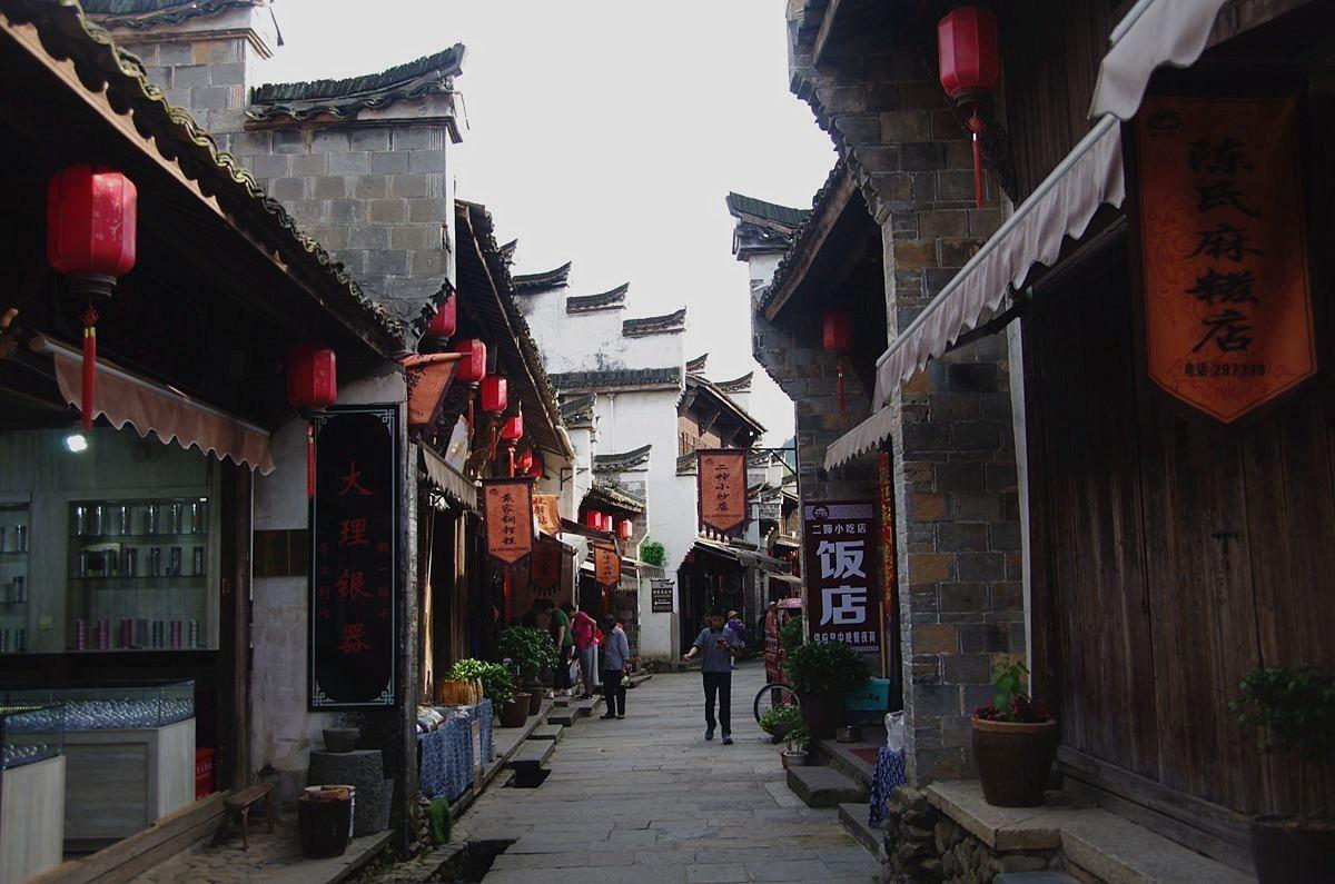 逃离空旷大街